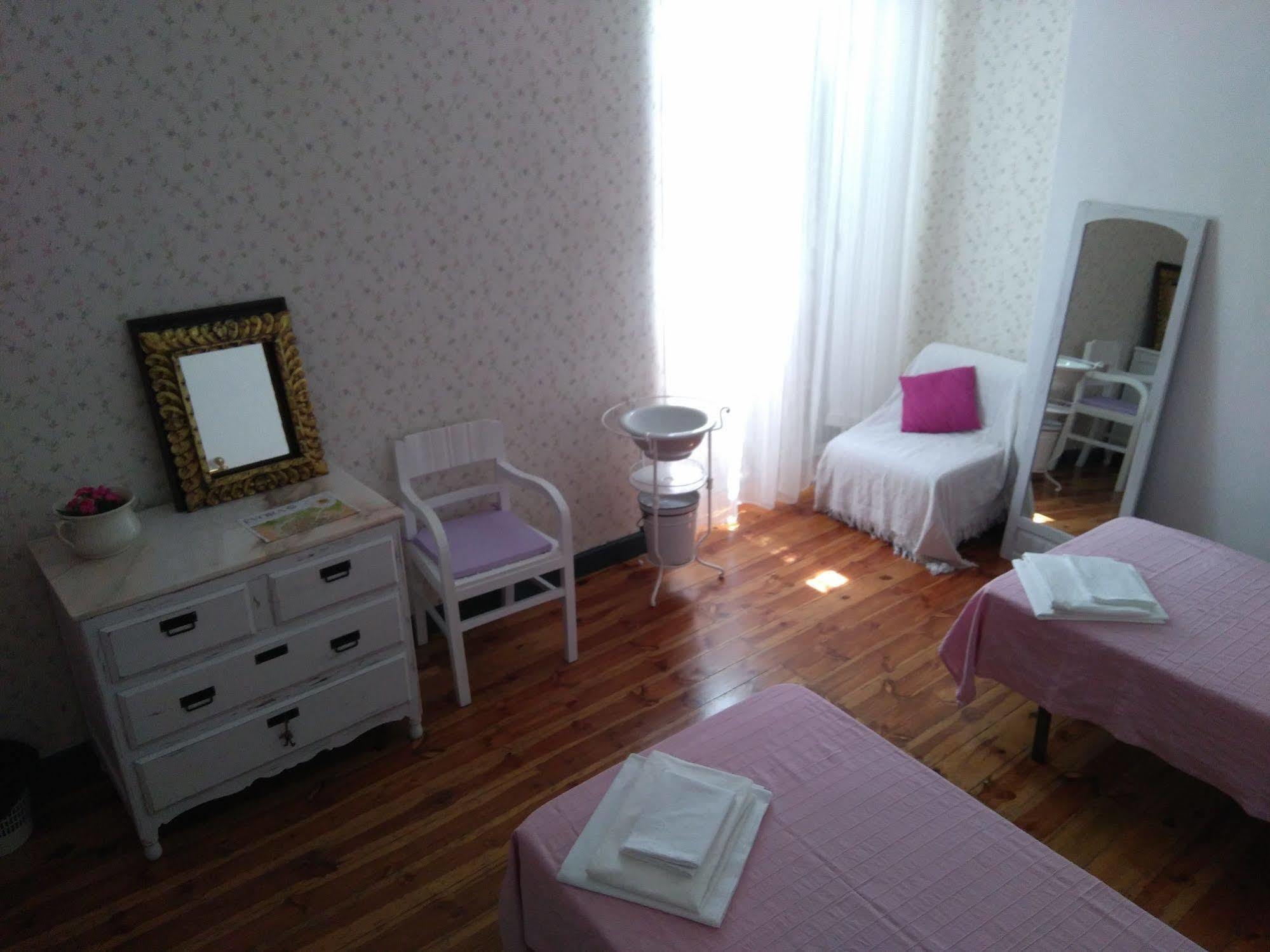 Hostel Raymundo Évora Esterno foto