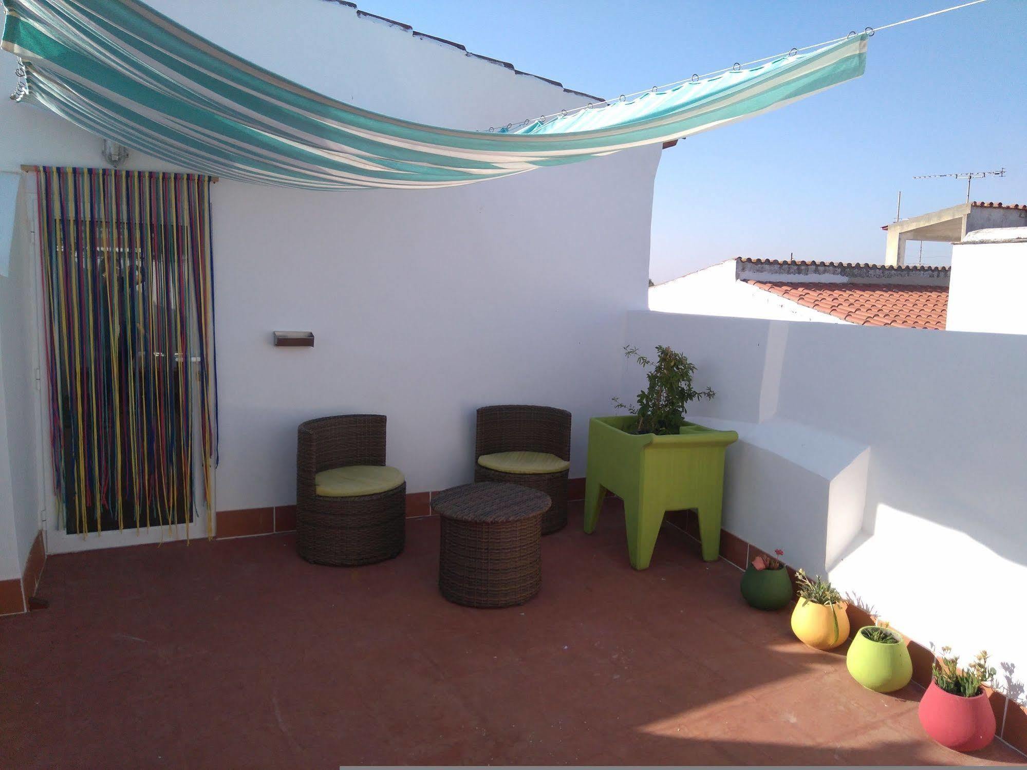 Hostel Raymundo Évora Esterno foto
